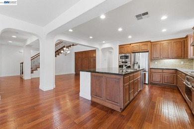 Welcome to 282 Drummond Drive, an elegant executive residence - photo 18