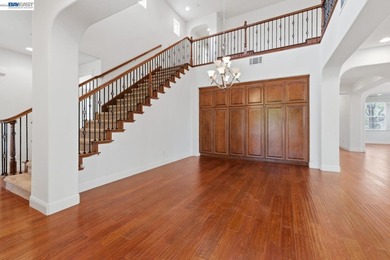 Welcome to 282 Drummond Drive, an elegant executive residence - photo 22