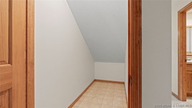 Privacy, acreage, and lakefront living come together at this - photo 32