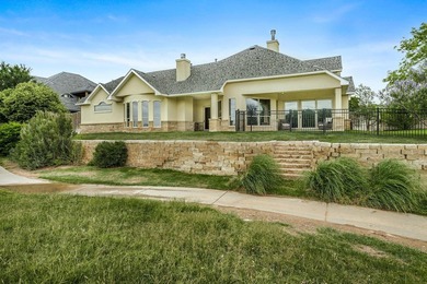 Nestled on the 13th hole, this exceptional golf course estate - photo 8