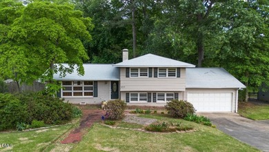 Major updates, great price! Come enjoy this poolside oasis in - photo 1