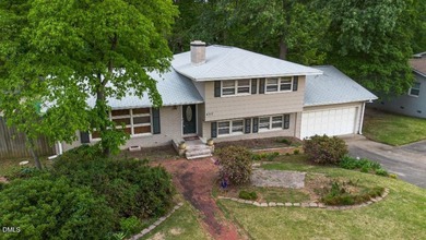 Major updates, great price! Come enjoy this poolside oasis in - photo 3