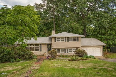 Major updates, great price! Come enjoy this poolside oasis in - photo 4