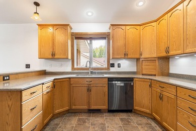 Spacious and versatile, this brick rambler offers nearly 4,000 - photo 9
