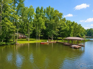 Private waterfront escape designed for relaxation and connection - photo 11