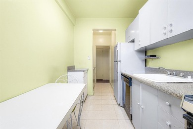 Sun-drenched home with southern exposure and park views. This - photo 15