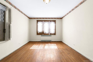 Sun-drenched home with southern exposure and park views. This - photo 23