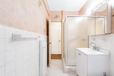 Sun-drenched home with southern exposure and park views. This - photo 24