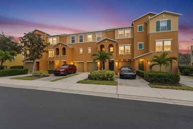 (private lake, pond, coastal) Townhome/Townhouse For Sale in Lakewood Ranch Florida