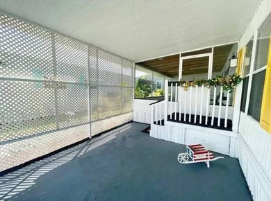 This move-in ready 1978 2 bedroom 2 bath home has been remodeled - photo 2