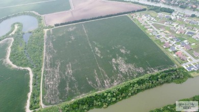Lake Acreage For Sale in Olmito, Texas