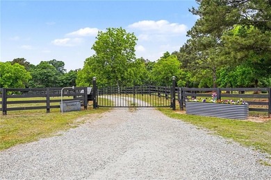 A total of 3 MOVE-IN READY HOMES available on a PRIVATE 85-ACRE - photo 2