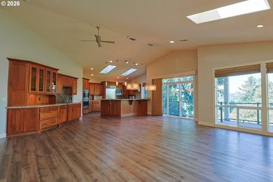 Thoughtfully designed with spacious rooms and an open, vaulted - photo 9