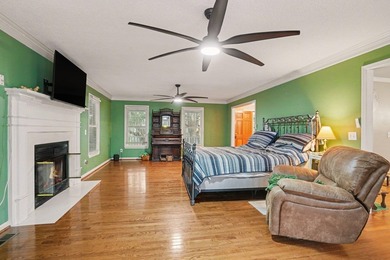 Discover classic Southern charm in this beautiful colonial style - photo 12