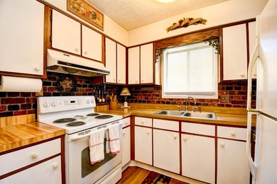NO HOA, and SHORT TERM RENTAL ALLOWED! Just 2.5 blocks from the - photo 13