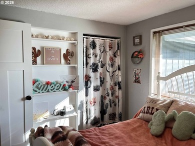 Welcome to this charming 3-bedroom, 2-bathroom home in the heart - photo 14