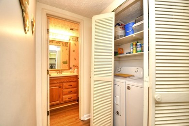 NO HOA, and SHORT TERM RENTAL ALLOWED! Just 2.5 blocks from the - photo 15