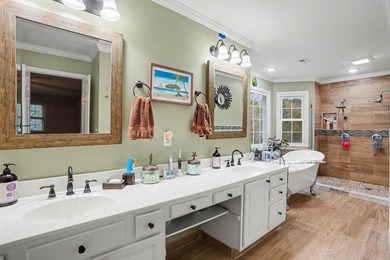 Discover classic Southern charm in this beautiful colonial style - photo 18