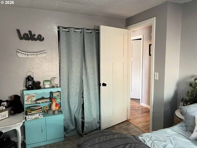 Welcome to this charming 3-bedroom, 2-bathroom home in the heart - photo 19