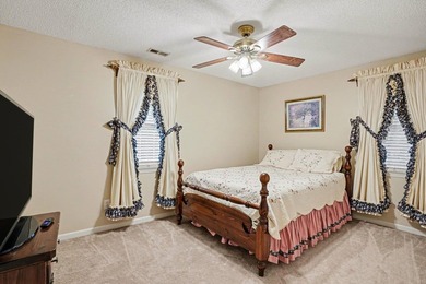 Discover classic Southern charm in this beautiful colonial style - photo 21
