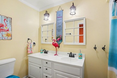 Discover classic Southern charm in this beautiful colonial style - photo 25