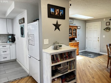 Welcome to this charming 3-bedroom, 2-bathroom home in the heart - photo 26