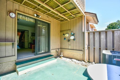 NO HOA, and SHORT TERM RENTAL ALLOWED! Just 2.5 blocks from the - photo 29