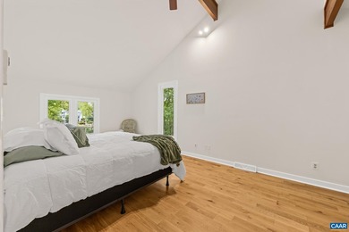 Tucked along the shores of Lake Monticello, is this Custom - photo 31