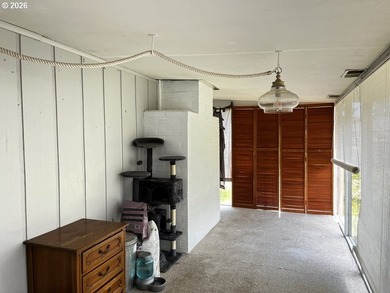 Welcome to this charming 3-bedroom, 2-bathroom home in the heart - photo 31