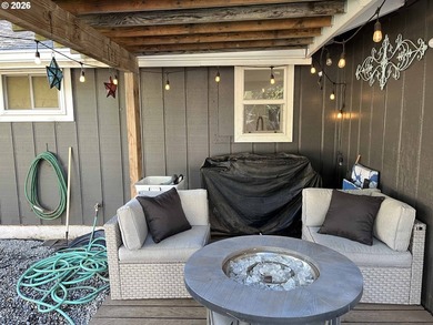 Welcome to this charming 3-bedroom, 2-bathroom home in the heart - photo 37