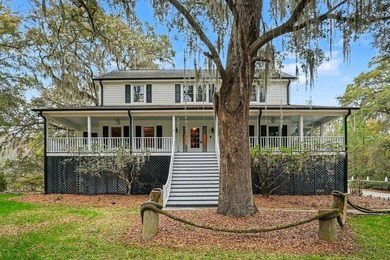 Discover classic Southern charm in this beautiful colonial style - photo 42