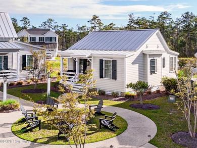 Lake Home For Sale in Oriental, North Carolina