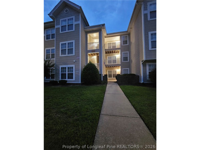 Beautiful 2nd floor condominium on the corner of the building - photo 2