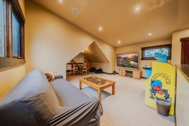 Discover a proven income-producing retreat, perfectly positioned - photo 5