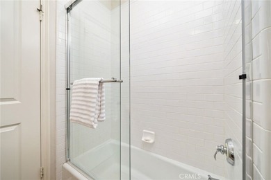 Located in the highly coveted gated community of Oakhart Estates - photo 30
