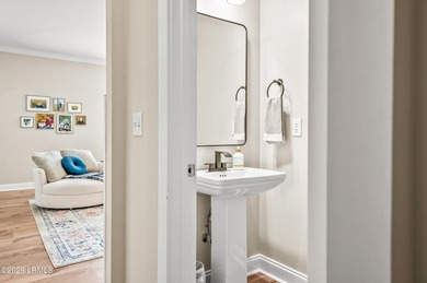 Welcome to 45 Gadwall Drive W, nestled in the highly - photo 38