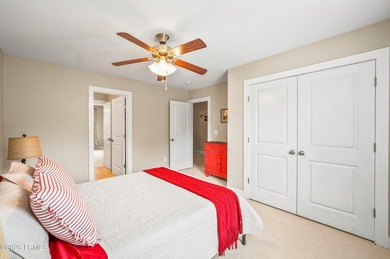 Welcome to 45 Gadwall Drive W, nestled in the highly - photo 42