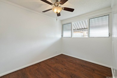 Centrally located 2 bedroom, 1 bathroom apartment with 1 parking - photo 17