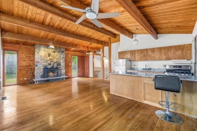 This 2-bedroom, 1-bath cottage in Sunset Hills offers lake - photo 12