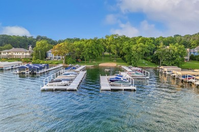 This 2-bedroom, 1-bath cottage in Sunset Hills offers lake - photo 14