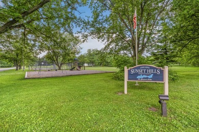 This 2-bedroom, 1-bath cottage in Sunset Hills offers lake - photo 19