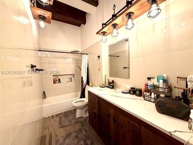 Townhouse in the gated Riverwood community in Aventura! Bright - photo 22