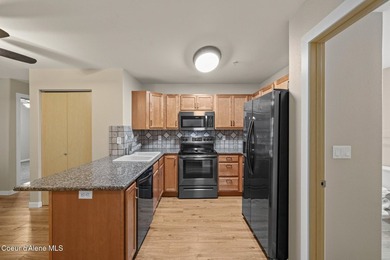 Welcome to effortless Idaho living. Nestled inside a peaceful - photo 5