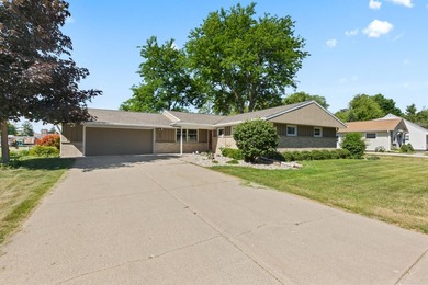 Live your BEST life in this Oconomowoc ranch. Nothing beats the - photo 1