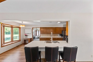 Live your BEST life in this Oconomowoc ranch. Nothing beats the - photo 7