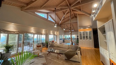 This well-crafted Upcountry home offers sweeping bi-coastal - photo 11