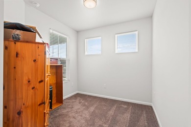CORNER LOT - POND VIEW HOME - WITH EXTRA PRIVACY. This 2 bed, 2 - photo 13