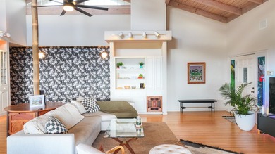This well-crafted Upcountry home offers sweeping bi-coastal - photo 13