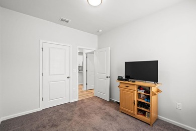 CORNER LOT - POND VIEW HOME - WITH EXTRA PRIVACY. This 2 bed, 2 - photo 15