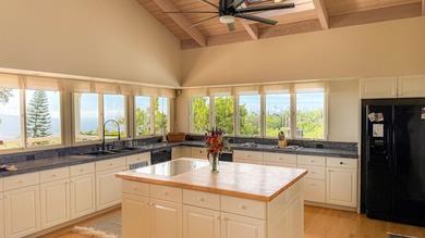 This well-crafted Upcountry home offers sweeping bi-coastal - photo 15